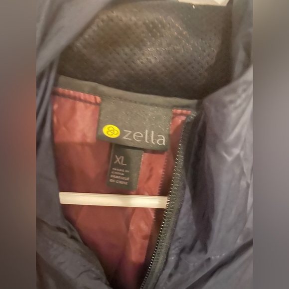 Zella jacket - Picture 2 of 3